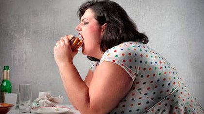 «Желінбей қалған тамақтарың болса...»: келіншек толықтығын бетіне басатын күйеуіне шағымданды