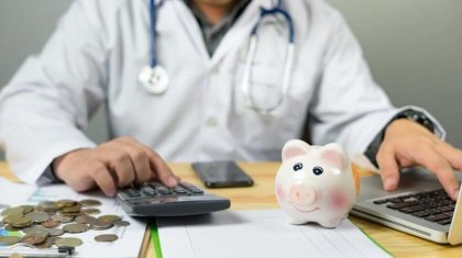 Медицина қызметкерлеріне үстемеақы тамыз айына дейін төленеді