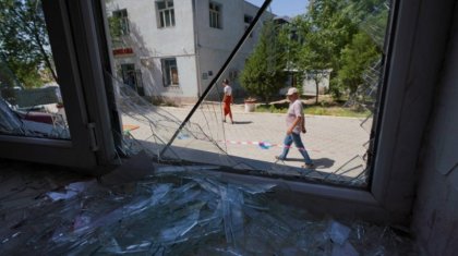 «Қабырғалары сыз тартады»: Арыс тұрғындары үйді толық бітірмей кеткен мердігерлер үстінен шағымданды