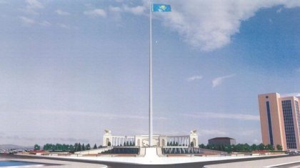 Атырауда 203 млн теңге жұмсалған ту ілетін тұғыр құлап қалды