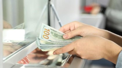 Банктер мен айырбастау пункттері жұмыстарын 17:00-ге дейін істейтін болды
