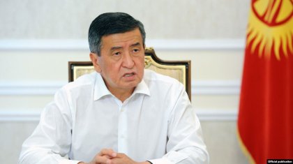 Сооронбай Жээнбеков ел үкіметі мен премьер-министрін доғарысқа жіберді