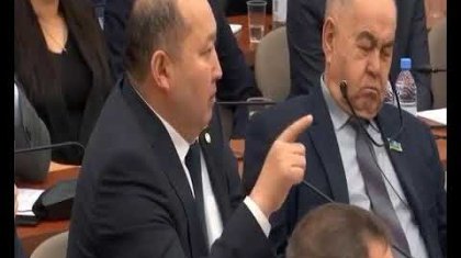 «Қарағұсова, Божко және басқаларды «құрметті демалысқа» жіберетін кез келді» - журналист