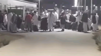 Атырау облысында вирустан қорғайтын киім киген бір топ Қытай азаматтары ВИДЕОға түсіп қалды