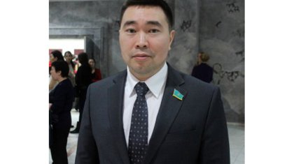 «Қазір СБ келеді»: Бердіоңғаров Отбасы банкінің былығын әшкереледі (ВИДЕО)