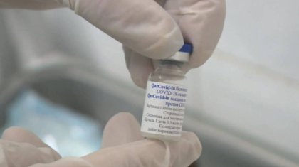 «Қол мен аяқ жансызданып қалады»: QazVac вакцинасының күтпеген теріс әсері бар деп айыпталды