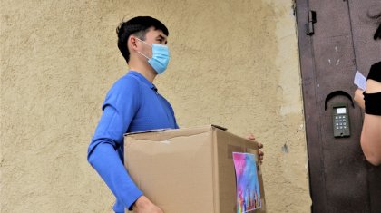 «Бізді ұмытқан емессіздер»: Елордада қайырымдылық шаралары қалай өтуде?