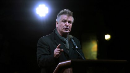 АҚШ-тағы түсірілім топтары Болдуиннің оқиғасынан кейін қарудан бас тартты