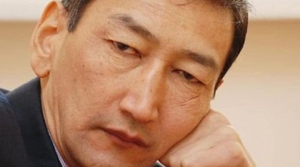 «Сондай жиіркенішті!»: белгілі жазушы төсек тақырыбын қуалап кеткен журналистерге өз ренішін білдірді