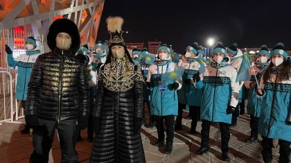 Олимпиаданың ашылу салтанатында Қазақстан Туын ұстап шыққандардың суреттері жарияланды