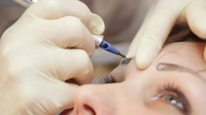 Президент әйелдерге жасанды тырнақ, кірпік, ботокс жасауға тыйым салды