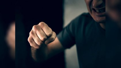Шымкентте төбелескен мемлекеттік қызметкерлердің бірі ауыр халде жатыр (ВИДЕО)