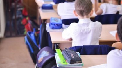 «Бірінші сыныпта тек туған тілінде оқиды»: БҒМ үш тілді оқыту жүйесіне енгізілетін өзгерістер туралы айтты