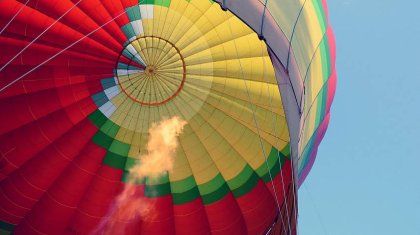 Астанада ішінде адамдар отырған әуешары құлады