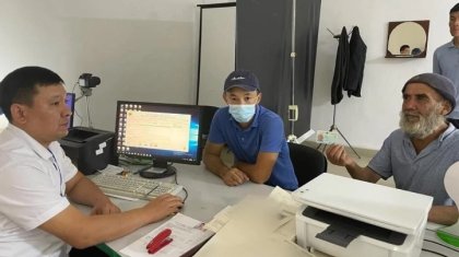 Түркістан облысының тұрғыны 77 жасында алғаш рет жеке басын куәландыратын құжат алды