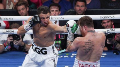 Головкин Канелоға есе жіберді (ВИДЕО)