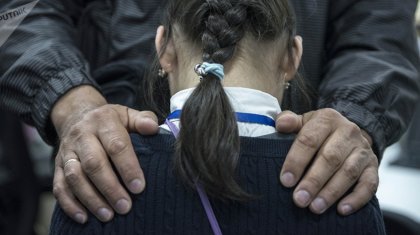 «Қолында белгісіз сұйықтық құйылған шприц болған»: Алматыда тағы бір оқушы зорлықтың құрбаны бола жаздады