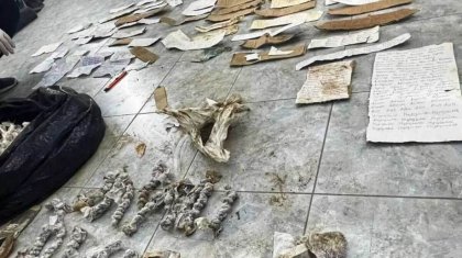 «Қан жағылған мата бар»: Дуаланғанын айтқан атыраулық әйел бейіт басынан күмәнді заттар тауып алды