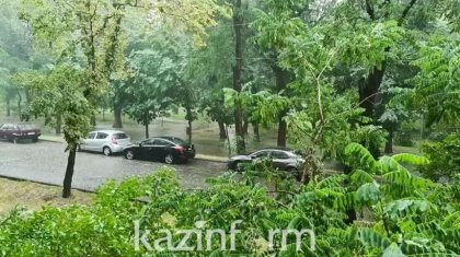 Қостанайда толассыз жауыннан көпқабатты үйдегі пәтерлер зақымдалды