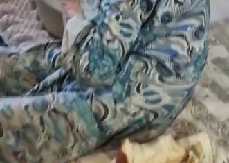 Шымкентте 95 жастағы соғыс ардагері жәндік жайлаған лас пәтерде тұрып жатыр (ВИДЕО)