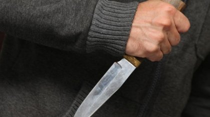 Қосшы қаласында ер адам танысын пышақтап тастаған