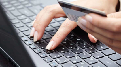 Қарағандылық алаяқ интернеттен тауып алған жеке куәліктермен талайды сан соқтырды