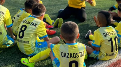 «Қазақтарды моңғолдар деп атады»: Болгарияда өткен жарыста қазақ баласы соққыға жығылды