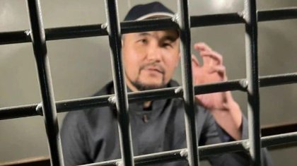 Кезінде «Дикий Арманнан» «пәшкілеп» доллар алған әнші-ақындар үнсіз – журналист