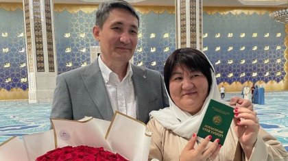 «Кім не десе, о десін»: 46 жасында ұзатылған әйел махаббат хикаясын баяндап берді