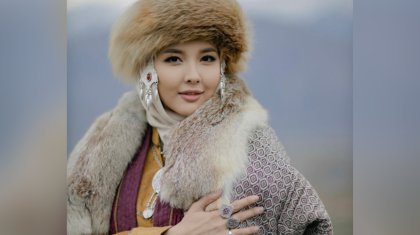 Айдана Меденова марқұм ата-анасы туралы айтты