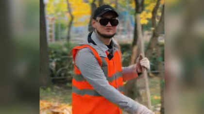«Ұлы дала баласы ұлы даланы сыпыруда»: Төреғали Төреәлі сот үкімін орындап жүрген видеосын жариялады
