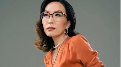Дина Төлепберген «Астарлы ақиқатты» енді жүргізбейтінін мәлімдеді (ВИДЕО)
