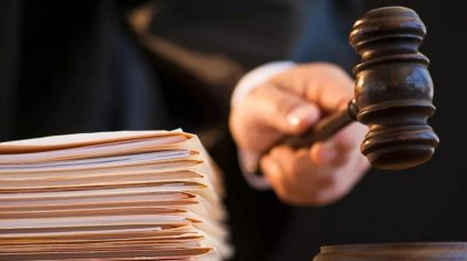 Қорқытып ақша алмақшы болған адвокат жазаланды