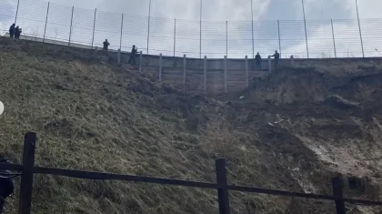 Алматыдағы кафе маңында топырақ көшкіні жүрді (ФОТО)