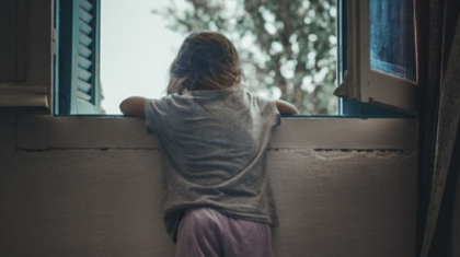 Шымкентте 11 жасар қыз 3-қабаттан құлап кетті