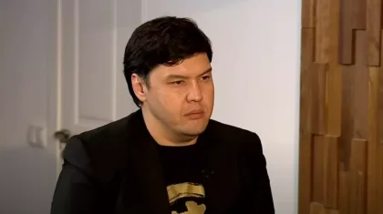 «24 сағаттың ішінде жауап күтемін»: Айтбек Амангелді Ертісбаевтан кешірім сұрауын талап етті