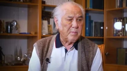 «Кабинетінде отырып, қатты қорландым»: Дулат Исабеков Назарбаевтың сотқа бермек болғанын айтты