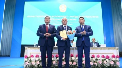 Айдарбек Сапаров ауылды дамытуға атсалысып жүрген агробизнес өкілдерін марапаттады