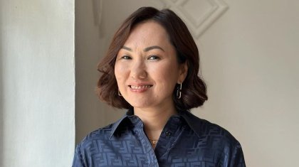 «Сорлы қатын, осыны да үйрететін болдық қой»: Коуч әйелдерге жыл сайын бала туа бермеуге  кеңес берді (ВИДЕО)