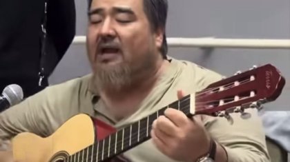 «Не аяқ, не қол істемейді, ауруымды ешкімге тілемеймін»: Мұрат Қожаны көпшілік танымай қалды (ВИДЕО)