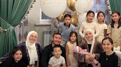 «Өзімде қола, әйелімде күміс»: Қанат Ислам жетістіктерімен мақтанды