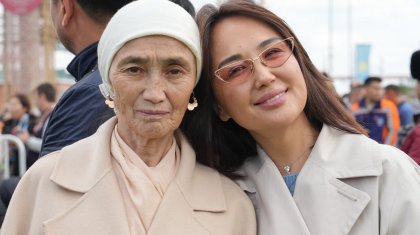 «Шымкентте қалыңмал 5 млн теңгеге дейін барады»: Ләйлә Сұлтанқызының анасы дау болған мәһір туралы айтты (ВИДЕО)
