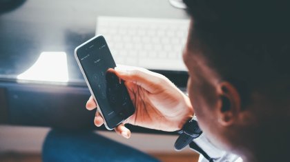 Блогер әскерилердің өлімі туралы видеосы үшін сотқа тартылды