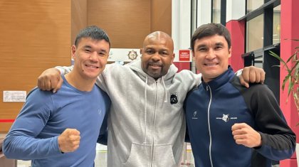 Атақты америкалық боксшы Рой Джонс Астанаға келді