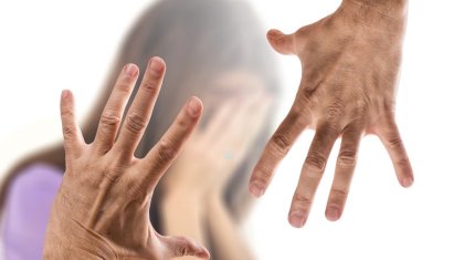 «Шашының арасы толған нәжіс»: Қаскелеңде 18 жастағы қызды танысы зорлап кеткен