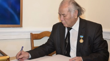 Бүгін қазақтың белгілі жазушысы Дулат Исабековтің туған күні (ВИДЕО)