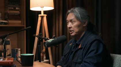 «Тобырға манипуляция жасау үшін»: Журналист жастарға елден кетуге кеңес берді