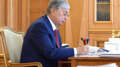 «Зиялы тұлға еді»: Президент Мекемтас Мырзахметұлының отбасына көңіл айту жеделхатын жолдады