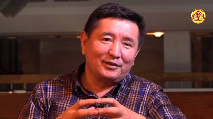 «Біртуарларымызды тірісінде итше таламайтын күніміз бола ма?»: Бекжан Тұрыс «Қазақфильмге» реніші барын айтты