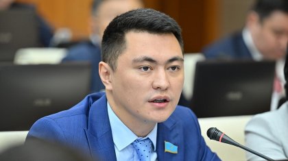 «Мешітке адам басына 20 мың теңге төлейсің»: Депутат адам өлімінің бизнеске айналғанын айтты